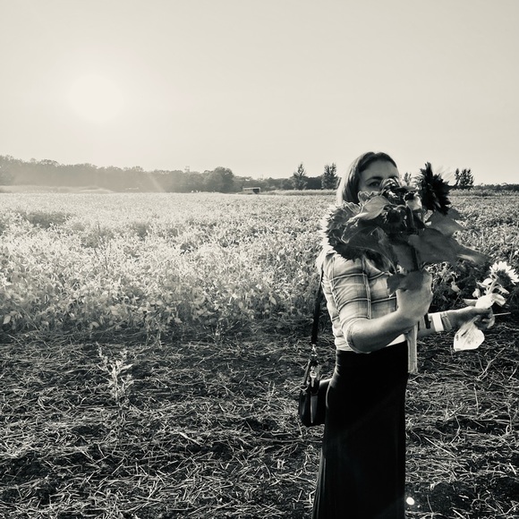 Meet your Posher, Michaela - Picture 1 of 1